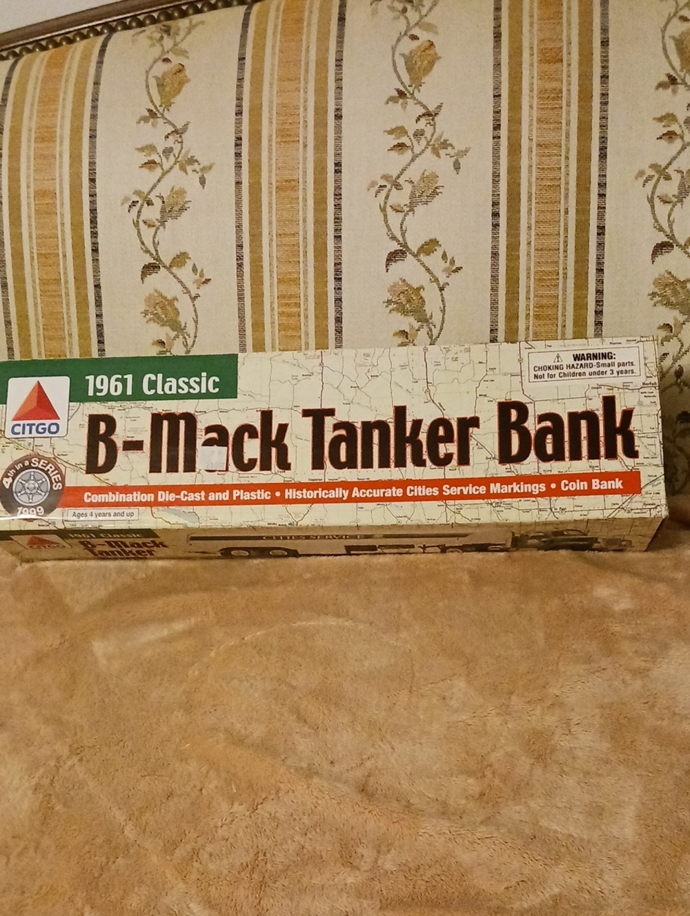 1961 Classic B-Mack Tanker Bank - Green and Cream
